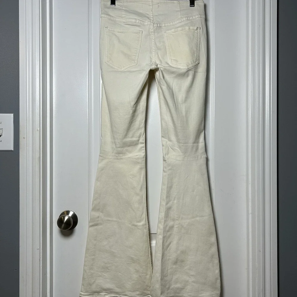 We The Free Free People White Stretch Twill Pull On Flare Jeans Boho Retro Style